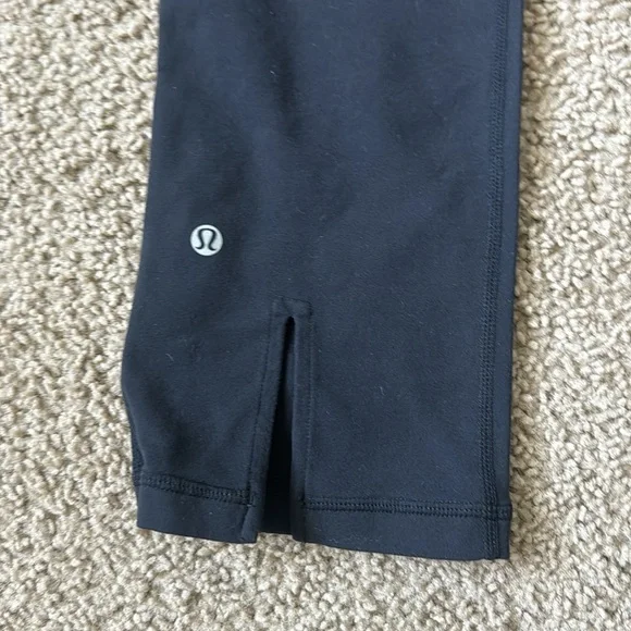 Lululemon Gather & Crow Crop - Picture 6 of 12